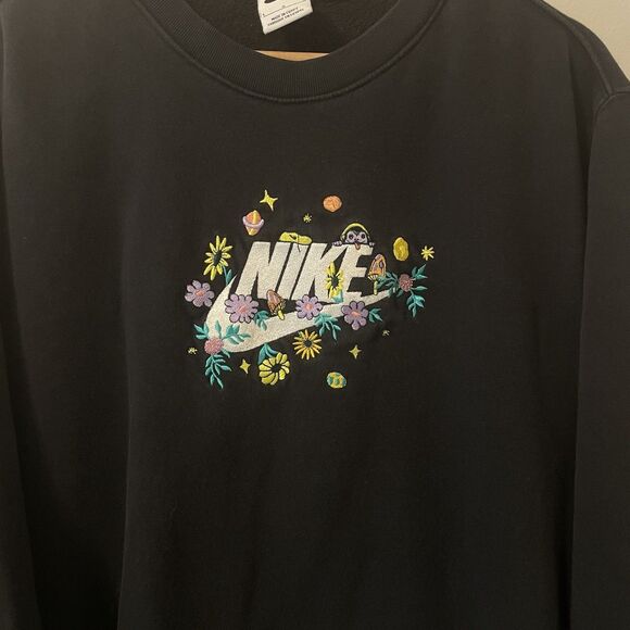 Nike Men’s Black Crewneck Mushrooms Floral Embroidered Sz L - Picture 5 of 8